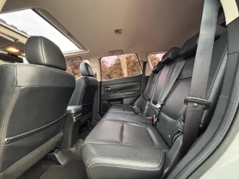 Outlander GT 4WD 3.0 V6 (Aut)