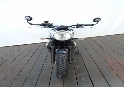 TRIUMPH STREET TWIN