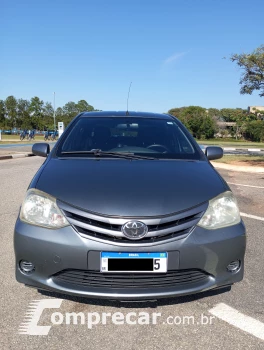Toyota ETIOS 1.5 XS Sedan 16V 4 portas