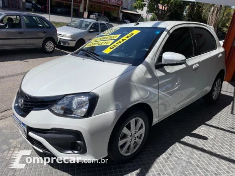 Toyota ETIOS HATCH - 1.5 X PLUS 16V 4P AUTOMÁTICO 4 portas