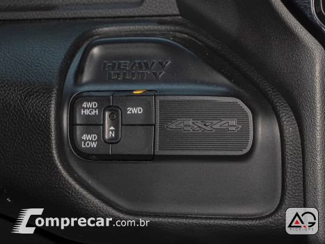 2500 6.7 I6 Turbo Laramie Night Edition CD 4X4