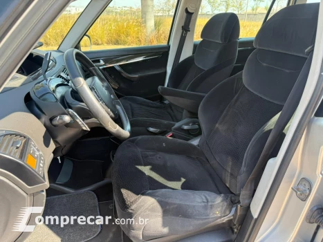 GRAND C4 2.0 I Picasso Exclusive 16V