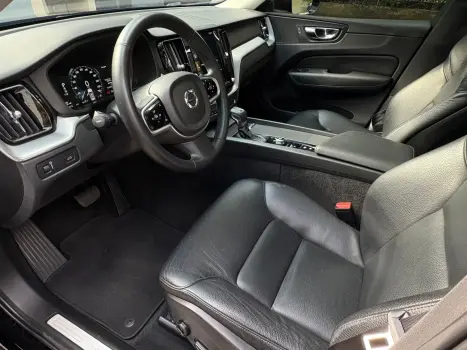 XC60 2.0 T5 Momentum AWD Geartronic