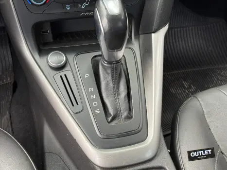 FOCUS 2.0 TITANIUM SEDAN 16V FLEX 4P POWERSHIFT