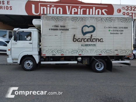 Volkswagen Delivery 10.160 + Baú Refrigerado 2 portas