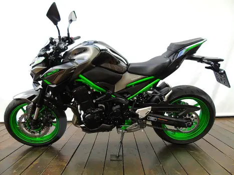 KAWASAKI Z900
