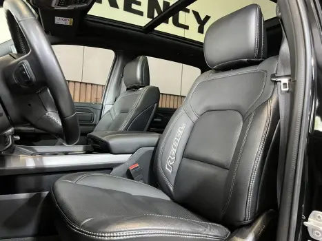 1500 5.7 V8 GASOLINA REBEL CD 4X4 AUTOMÁTICO