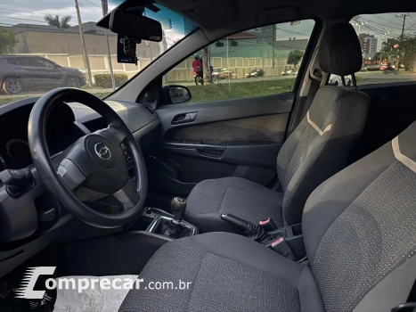 VECTRA 2.0 MPFI Expression 8V