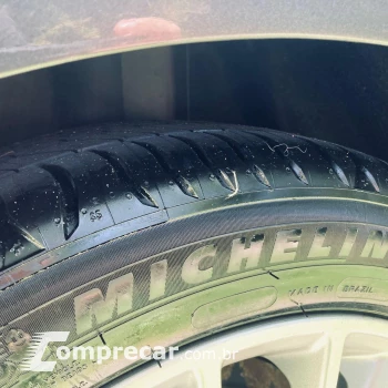 FOCUS 2.0 SE Fastback 16V