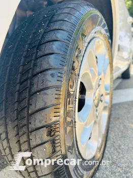 FIESTA 1.6 MPI Class Sedan 8V