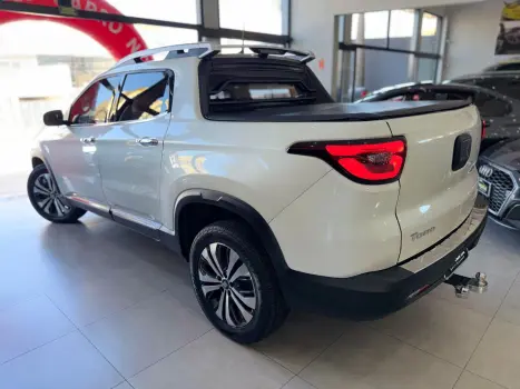 TORO 2.0 16V Turbo Volcano 4WD AT9