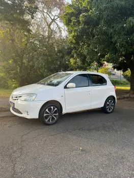 Toyota ETIOS 1.3 16V 4 portas