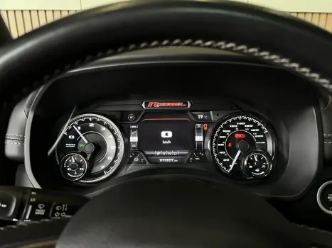 1500 5.7 V8 GASOLINA REBEL CD 4X4 AUTOMÁTICO