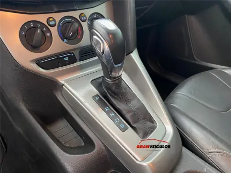 FOCUS 1.6 SE 16V FLEX 4P POWERSHIFT