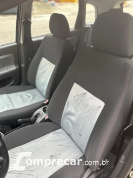 FIESTA 1.6 MPI Class Hatch 8V