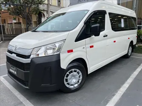 Toyota HIACE 2.8 D-4d Turbo Minibus 15+1 DX 4 portas