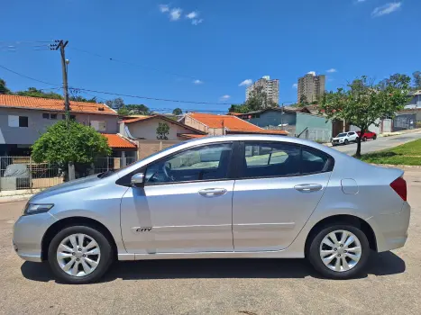 CITY 1.5 LX Sedan 16V