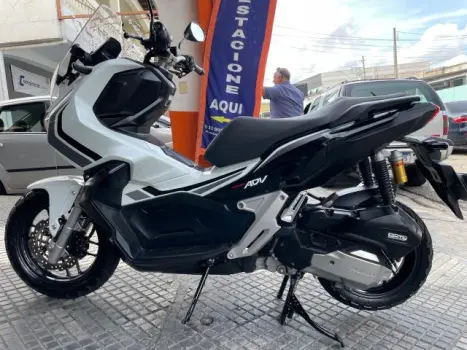 ADV 150 - SCOOTER