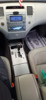 AZERA 3.3 MPFI GLS Sedan V6 24V