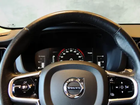 XC60 2.0 T5 Momentum