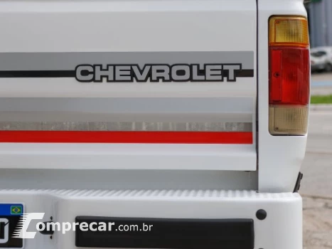 D20 - 4.0 CUSTOM DE LUXE CS 8V TURBO 2P MANUAL