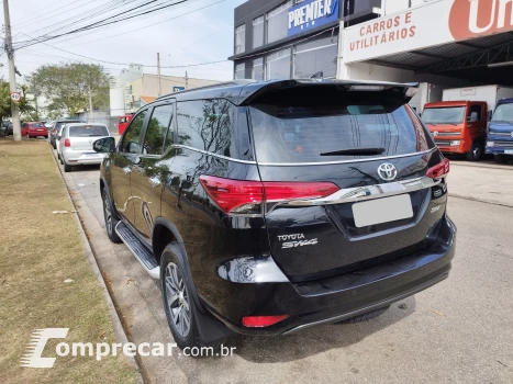 HILUX 2.8 SW4 4X4 8V