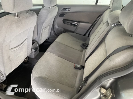 VECTRA 2.0 MPFI Elegance 8V