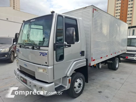 Ford Cargo 712 2 portas