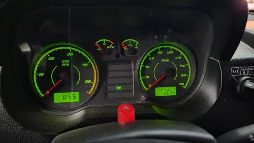 T-4 4x4 3.0 TB Int. Cap. Rígida Diesel