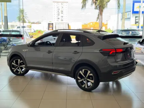 Nivus 1.0 4P FLEX 200 TSI HIGHLINE TURBO AUTOMÁTICO