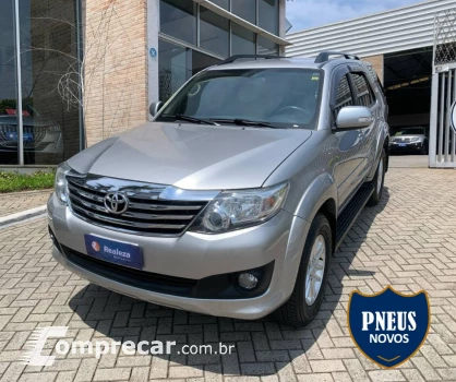 Toyota Hilux SW4 SR 4x2 2.7 Flex 16V Aut. 4 portas