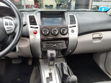 PAJERO DAKAR 3.2 HPE 4X4 7 Lugares 16V Turbo Intercooler