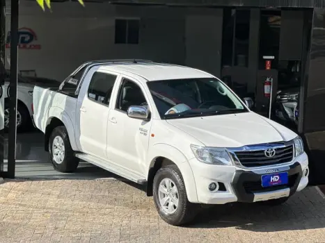 HILUX CD4X2 SR