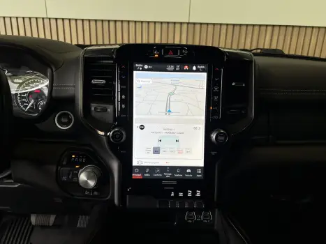 1500 5.7 V8 GASOLINA REBEL CD 4X4 AUTOMÁTICO