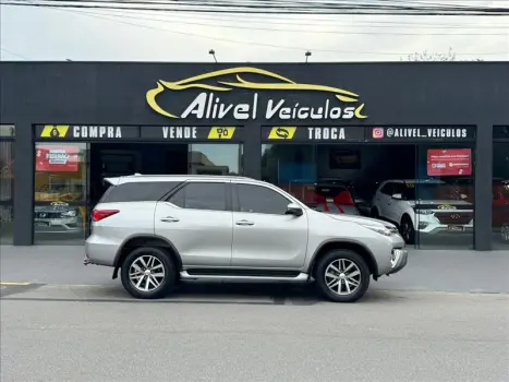 HILUX SW4 2.8 SRX 4X4 7 Lugares 16V Turbo Intercooler