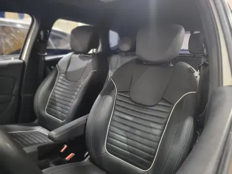 CAPTUR Intense 2.0 16V Flex 5p Aut.