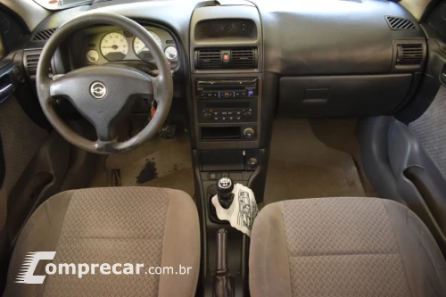 ASTRA 2.0 MPFI CD Sedan 8V