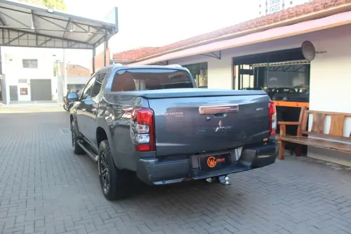 L 200 Triton 2.4 16V SPORT HPE-S 4X4 CABINE DUPLA TURBO DIES