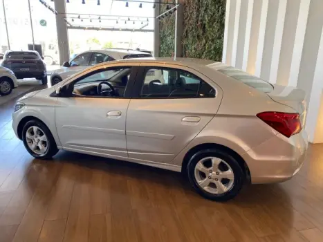 PRISMA - 1.4 MPFI LT 8V 4P MANUAL