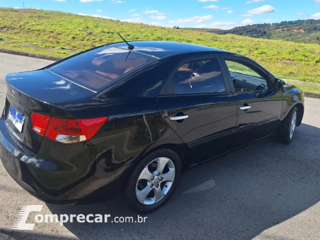 CERATO 1.6 E.213 Sedan 16V