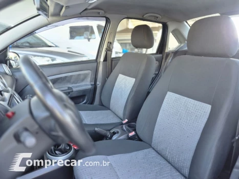 Fiesta Sedan SE 1.6 8V Flex 4p