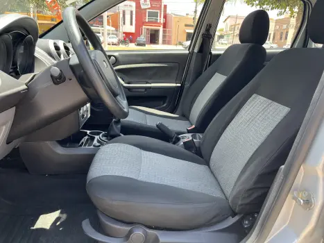 FIESTA 1.6 MPI Class Sedan 8V