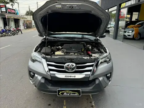 HILUX SW4 2.8 SRX 4X4 7 Lugares 16V Turbo Intercooler