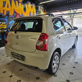 ETIOS HB X 13L MT