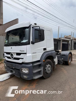 Mercedes-Benz Axor 1933 2 portas