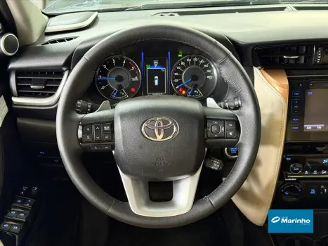 HILUX SW4 2.8 SRX DIAMOND 4X4 7 LUGARES 16V TURBO