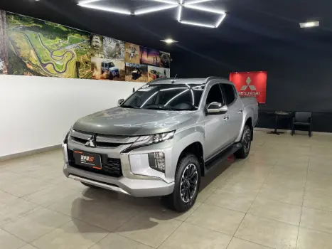 Mitsubishi L200 TRITON 2.4 16V Turbo Sport HPE CD 4X4 4 portas