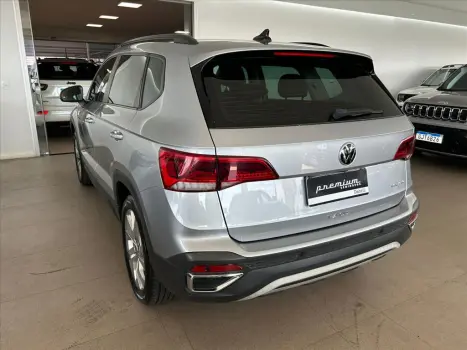 TAOS 1.4 250 TSI TOTAL FLEX COMFORTLINE AUTOMÁTICO