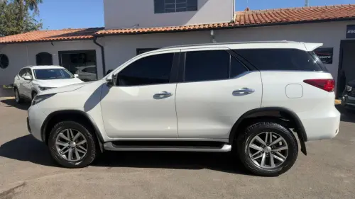 Hilux SW4 2.8 4P SRX 4X4 7 LUGARES TURBO DIESEL AUTOMÁTICO