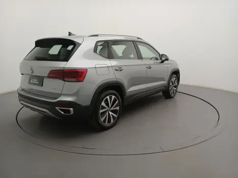 TAOS 1.4 250 TSI TOTAL FLEX HIGHLINE AUTOMÁTICO